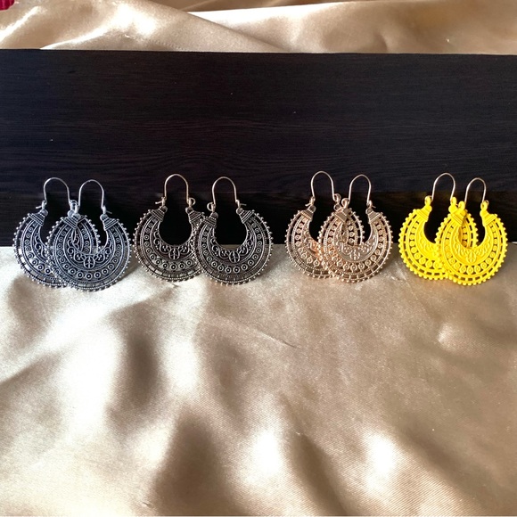 🌟2/$30🌟Boho Earrings / Antique Gold Mandala earrings/ Bohemian flower ea… - Picture 7 of 9